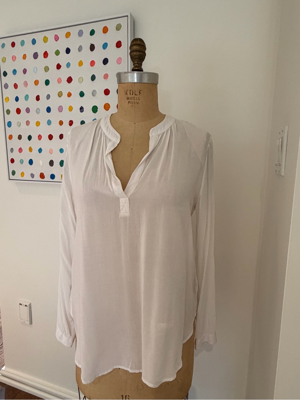 Velvet by Graham & Spencer White V-Neck Long Sleeve Tunic